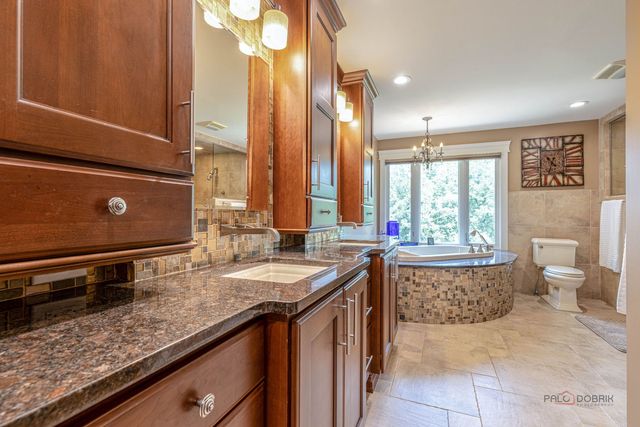 2768 Glendower Terrace, Elgin, IL 60124