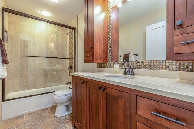 2768 Glendower Terrace, Elgin, IL 60124