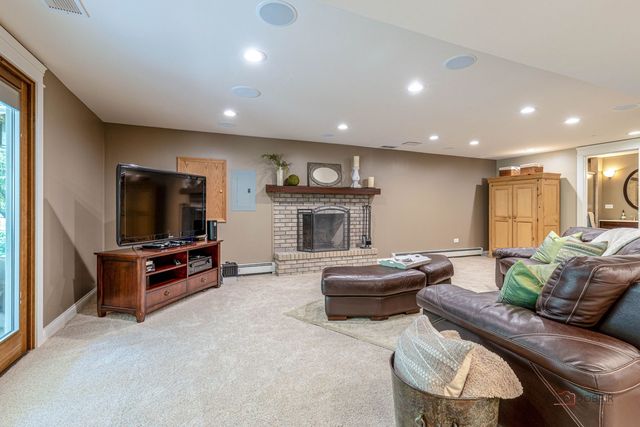 2768 Glendower Terrace, Elgin, IL 60124