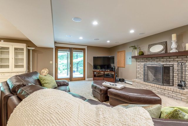2768 Glendower Terrace, Elgin, IL 60124