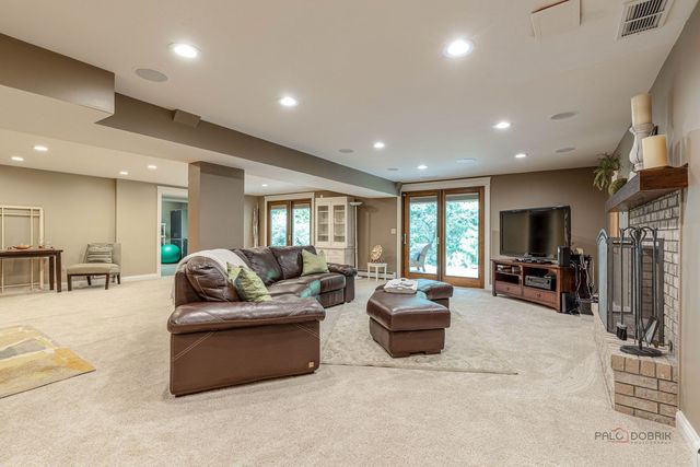 2768 Glendower Terrace, Elgin, IL 60124