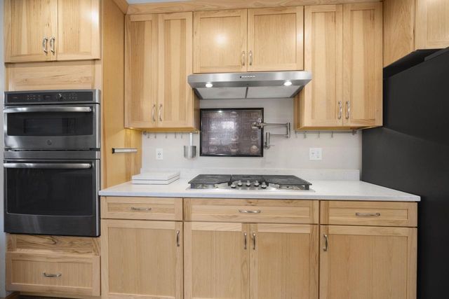 6642 Radburn LANE, Greendale, WI 53129