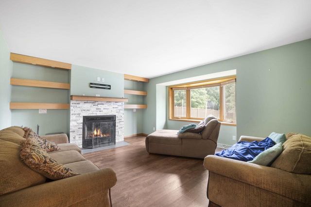 6642 Radburn LANE, Greendale, WI 53129