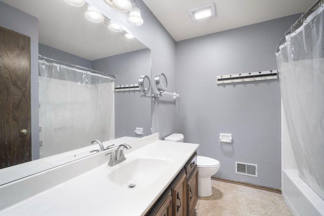 6642 Radburn LANE, Greendale, WI 53129