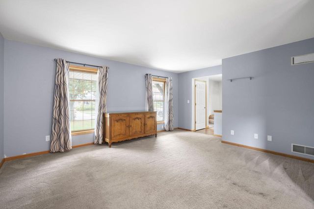 6642 Radburn LANE, Greendale, WI 53129