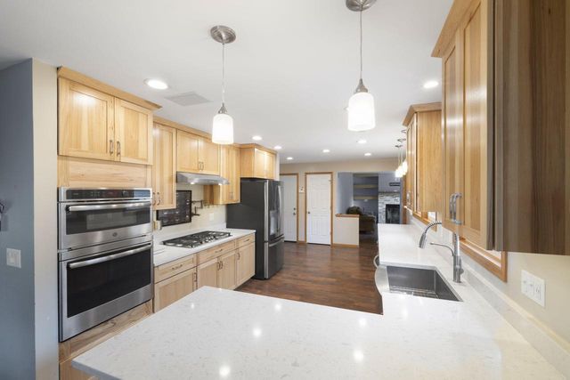 6642 Radburn LANE, Greendale, WI 53129