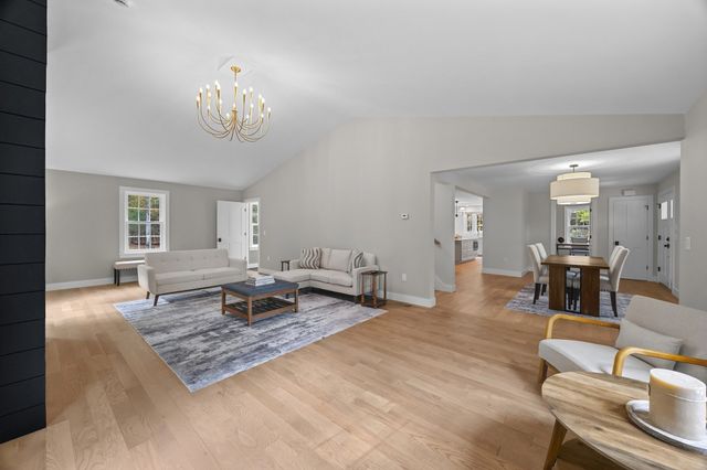 128 Old Southbridge Road, Dudley, MA 01571