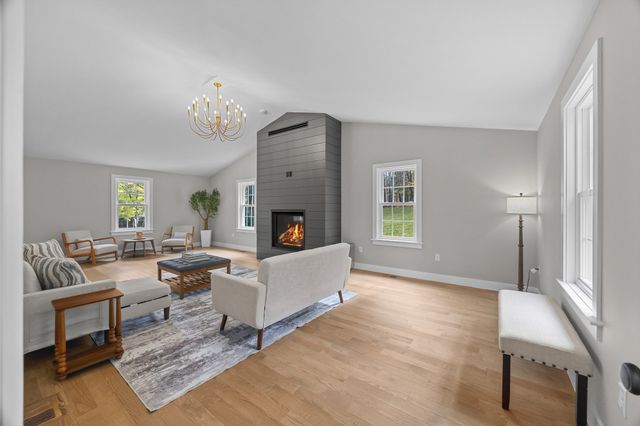 128 Old Southbridge Road, Dudley, MA 01571