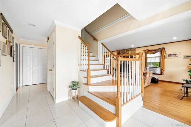 15 Saltmeadow Lane, Bayport, NY 11705