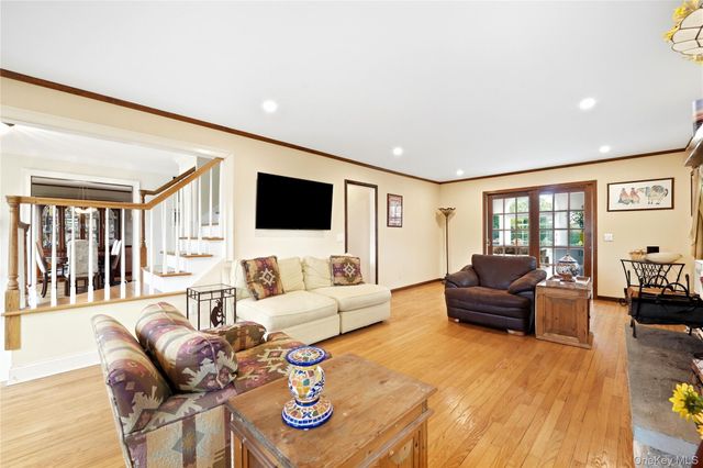 15 Saltmeadow Lane, Bayport, NY 11705