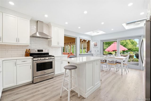 15 Saltmeadow Lane, Bayport, NY 11705