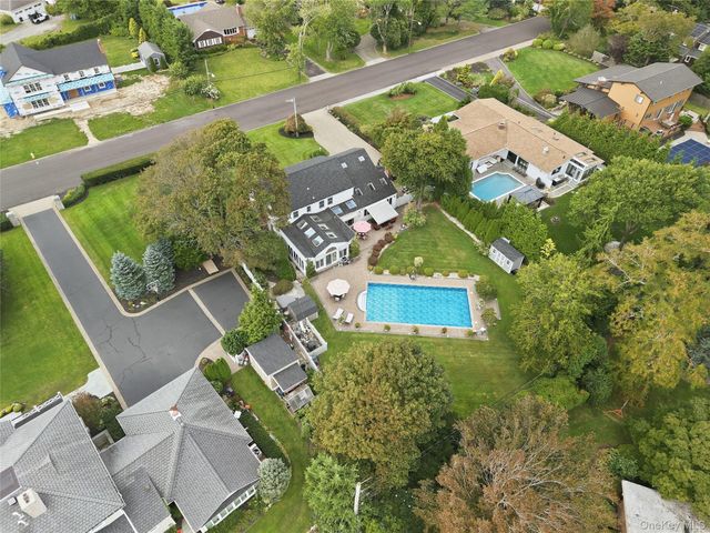 15 Saltmeadow Lane, Bayport, NY 11705