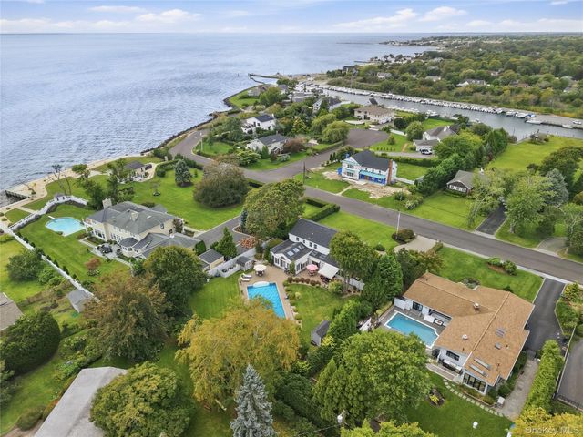 15 Saltmeadow Lane, Bayport, NY 11705