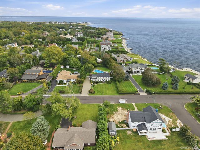 15 Saltmeadow Lane, Bayport, NY 11705