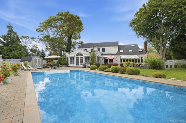 15 Saltmeadow Lane, Bayport, NY 11705