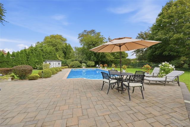 15 Saltmeadow Lane, Bayport, NY 11705