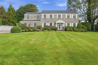 15 Saltmeadow Lane, Bayport, NY 11705
