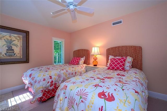 285 5th AVE S 2B, Naples, FL 34102