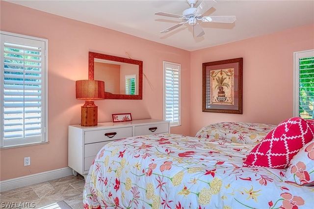 285 5th AVE S 2B, Naples, FL 34102