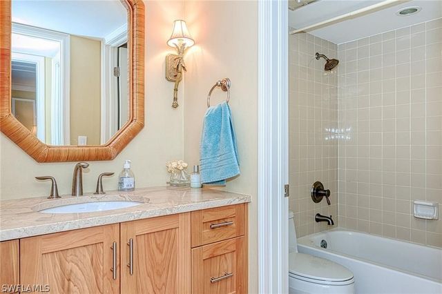 285 5th AVE S 2B, Naples, FL 34102