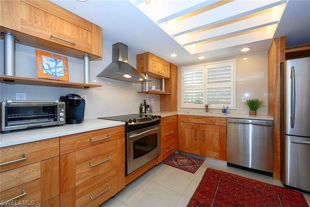 285 5th AVE S 2B, Naples, FL 34102