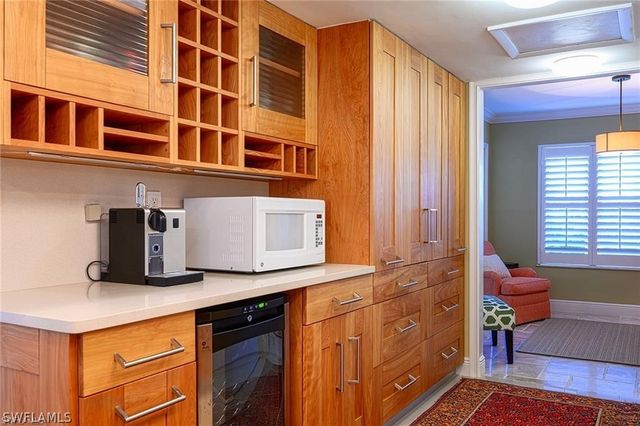 285 5th AVE S 2B, Naples, FL 34102