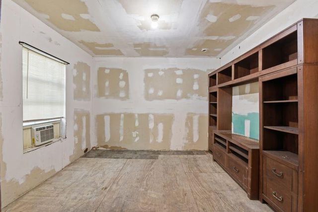 3814 Walker Street, Houston, TX 77023