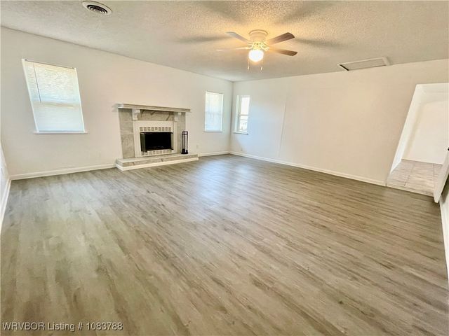 1107 E Street, Barling, AR 72923