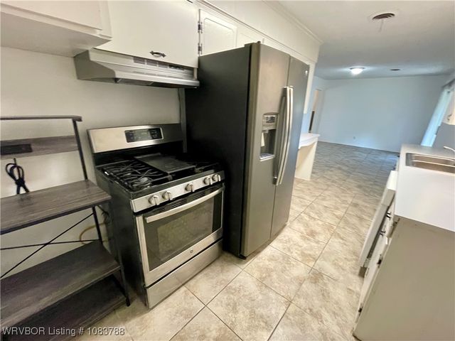 1107 E Street, Barling, AR 72923