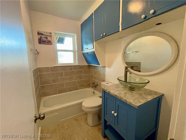 1107 E Street, Barling, AR 72923