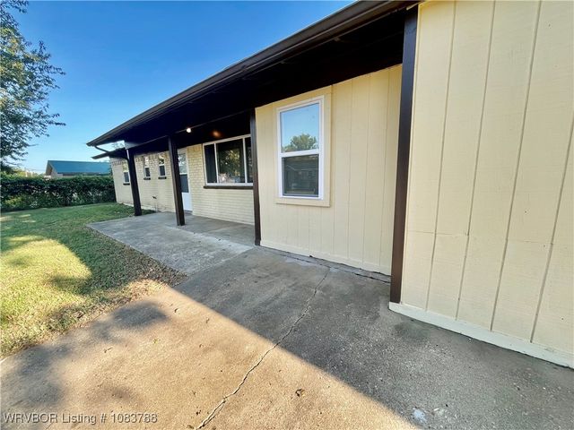 1107 E Street, Barling, AR 72923