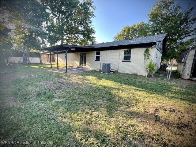 1107 E Street, Barling, AR 72923