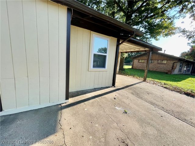 1107 E Street, Barling, AR 72923