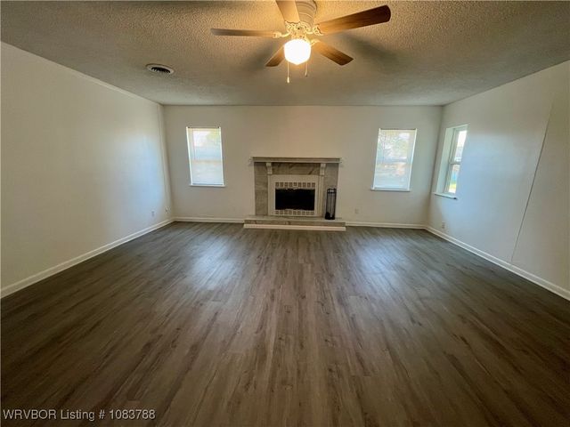 1107 E Street, Barling, AR 72923