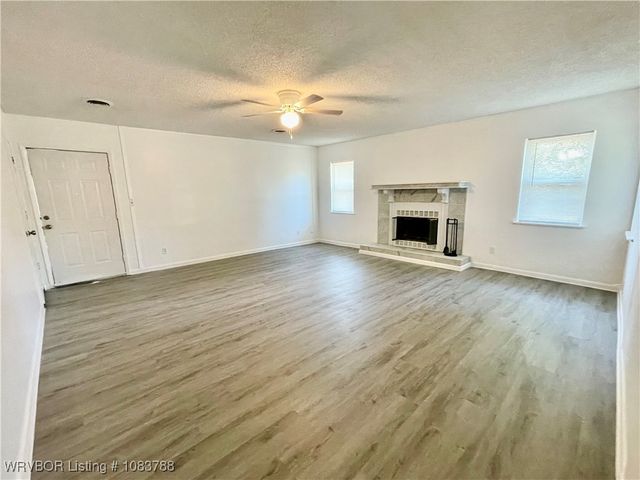 1107 E Street, Barling, AR 72923
