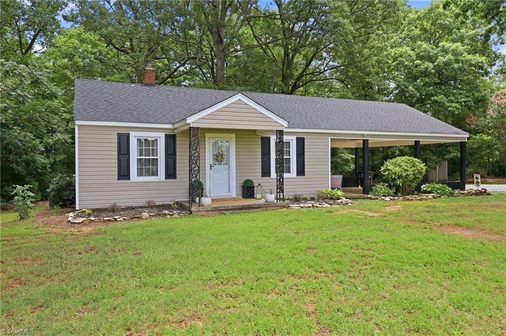 4298 Edgar Road, Sophia, NC 27350
