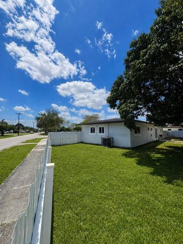 2831 NW 189th St, Miami Gardens, FL 33056