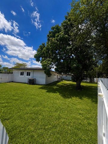 2831 NW 189th St, Miami Gardens, FL 33056