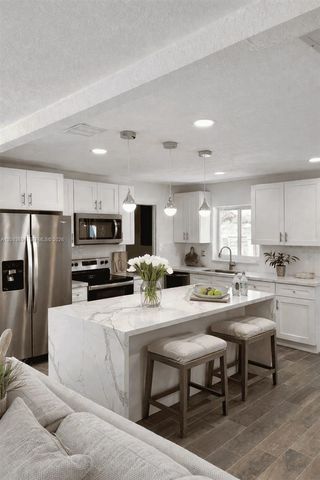 2831 NW 189th St, Miami Gardens, FL 33056