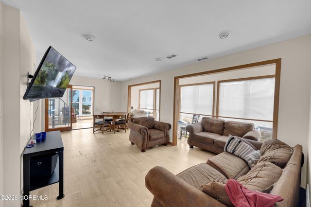 200-202 3rd Avenue, Manasquan, NJ 08736