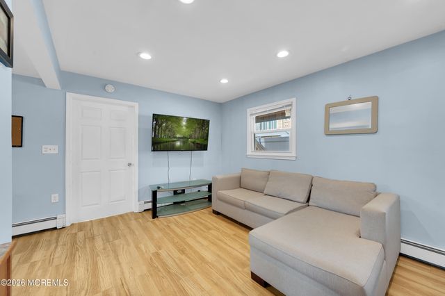 200-202 3rd Avenue, Manasquan, NJ 08736