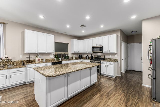 40729 W NOVAK Lane, Maricopa, AZ 85138