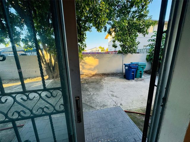 10805 SW 4th St 3, Sweetwater, FL 33174