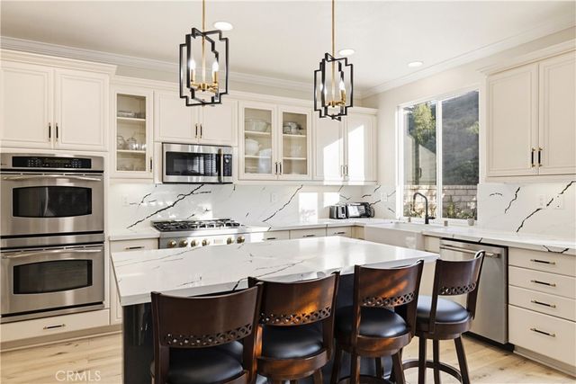 19721 Mathilde Lane, Saugus, CA 91350