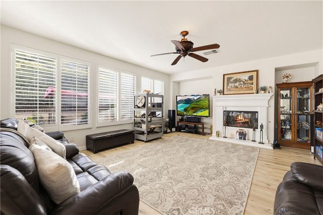 19721 Mathilde Lane, Saugus, CA 91350