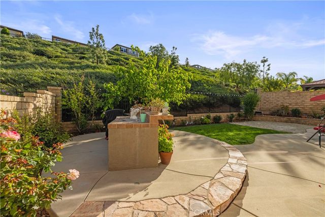 19721 Mathilde Lane, Saugus, CA 91350