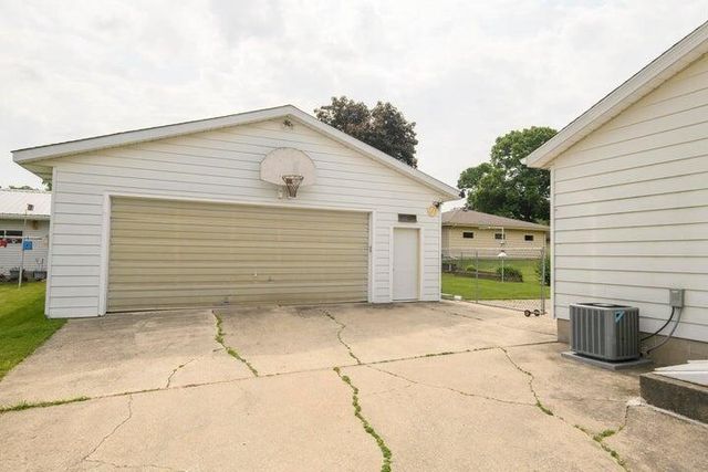 1303 S 9th STREET, Watertown, WI 53094