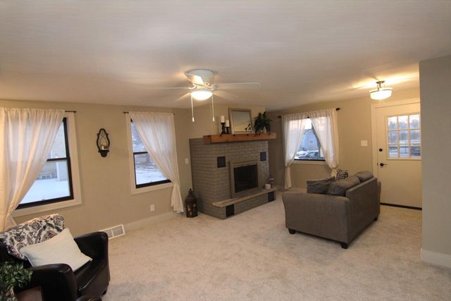 1303 S 9th STREET, Watertown, WI 53094