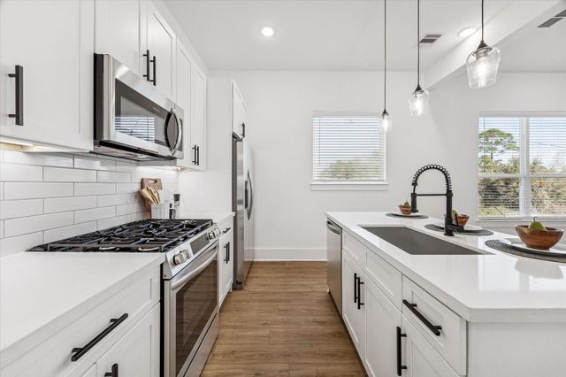 5612 Azores, Houston, TX 77091