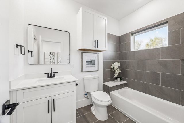 5612 Azores, Houston, TX 77091